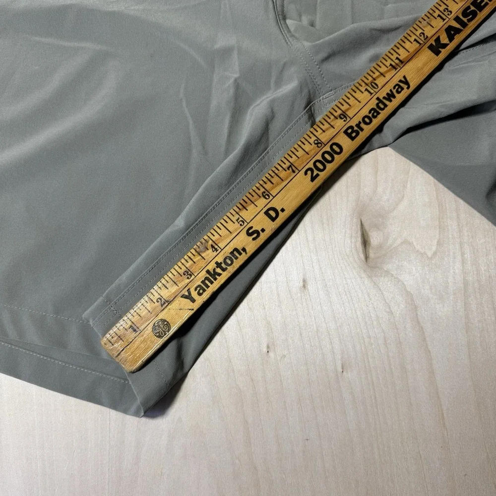 Free Fly‎ Shorts Mens 40 Gray Performance Stretch Hybrid Chino Golf Active